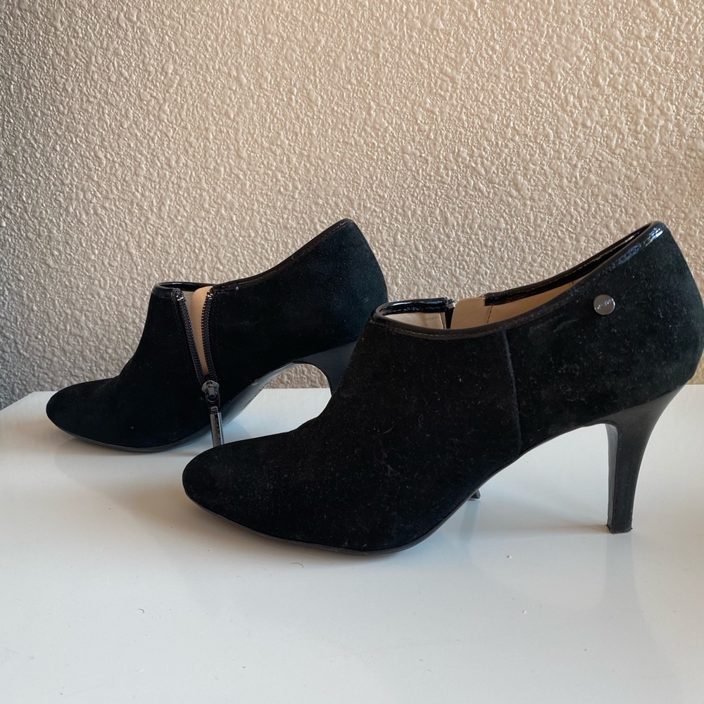 Calvin Klein Jenny suede black booties size 8.5